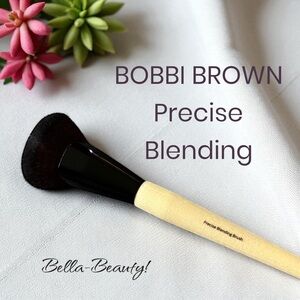Bobbi Brown Precise Blending Brush        ~NEW~